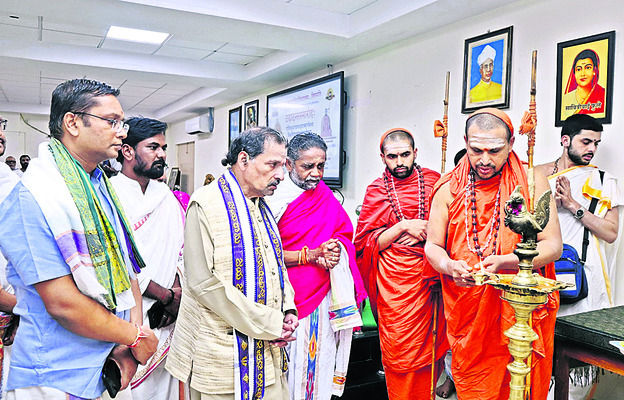 లారీ డ్రైవర్‌ కుమార్తెకు ఐఈఎస్‌ 1