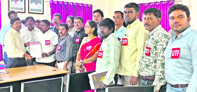 ఉపాధ్యాయుల సమస్యలు పరిష్కరించాలి 1