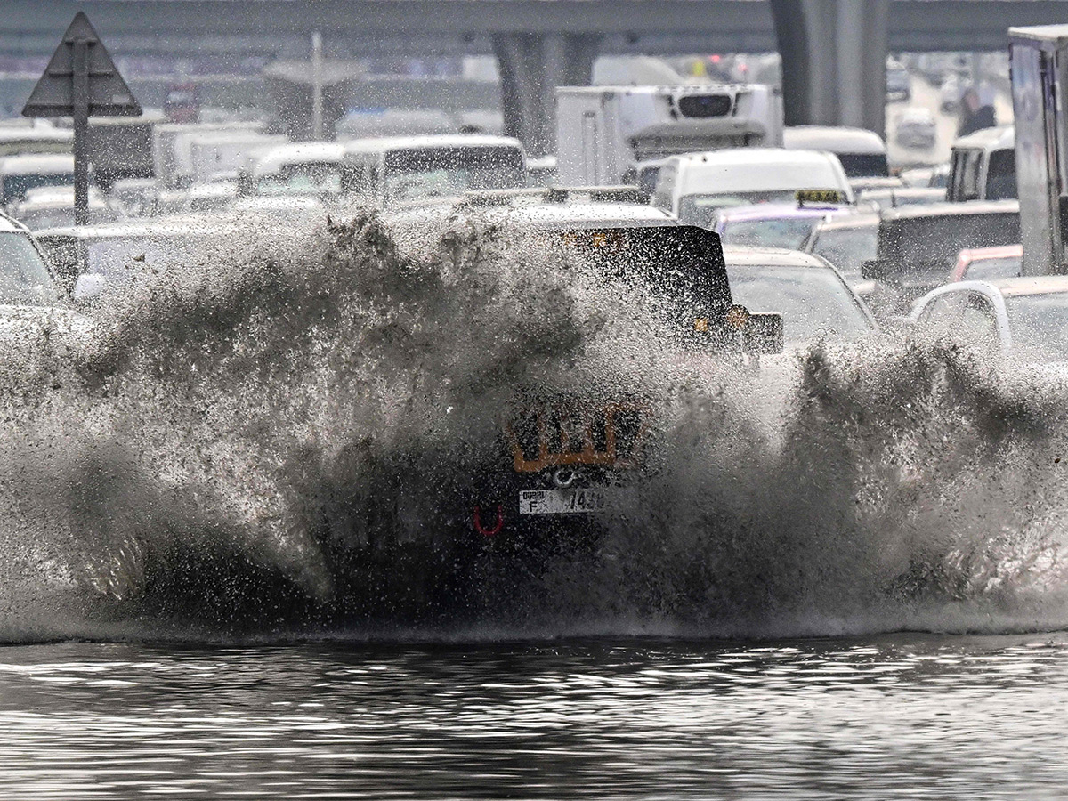 Heavy rains and thunderstorms hit Dubai2