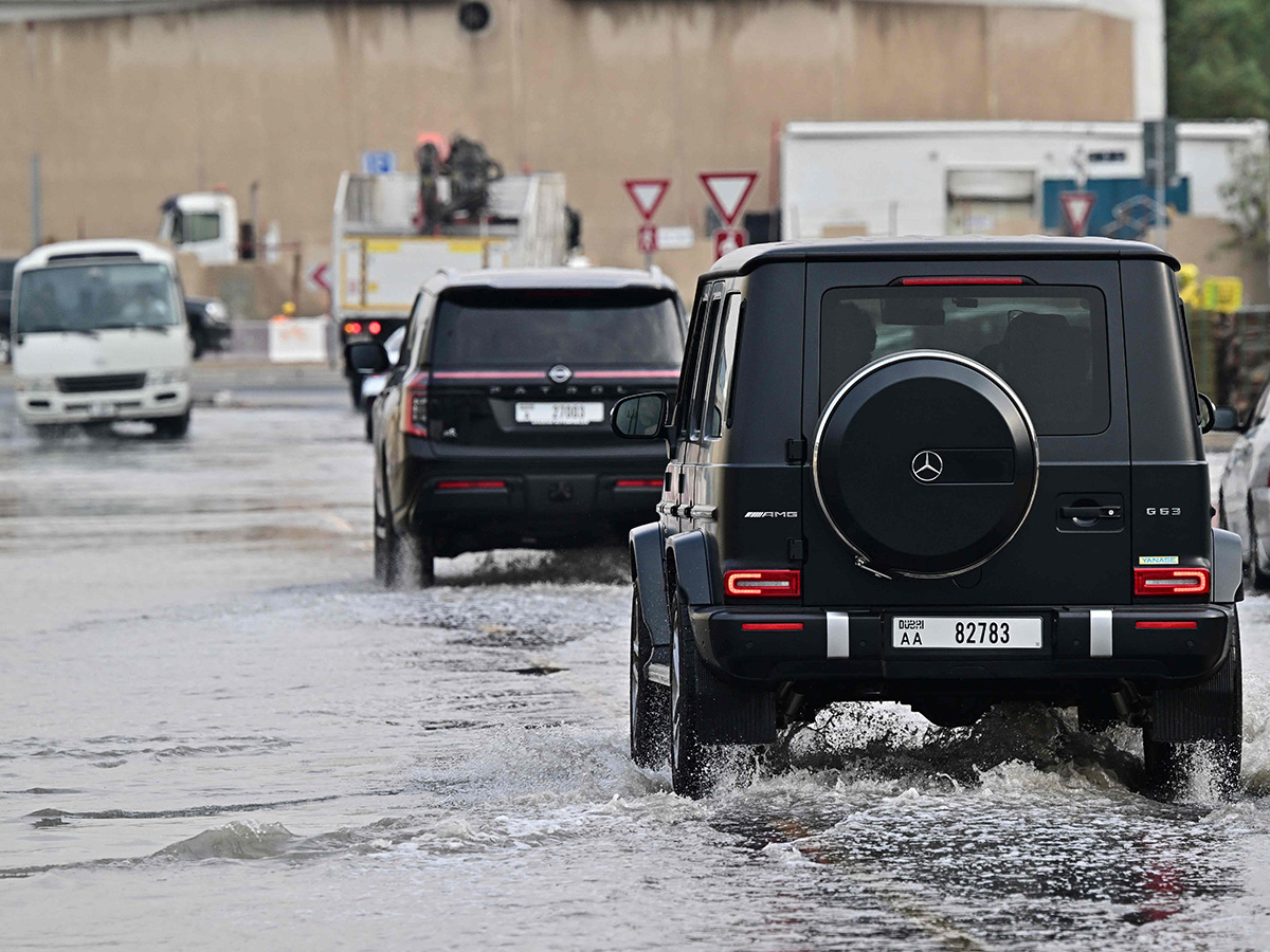 Heavy rains and thunderstorms hit Dubai3