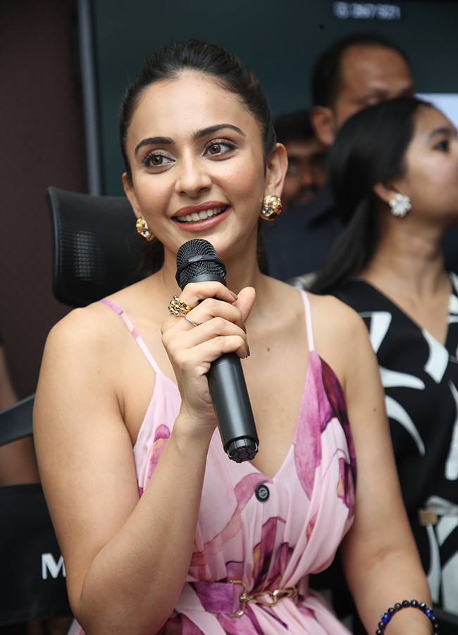 Rakul preet singh at Punjagutta Second Skin Makeup Studio opening11