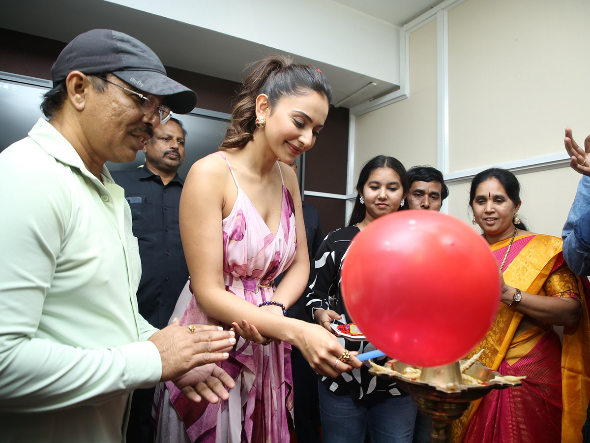 Rakul preet singh at Punjagutta Second Skin Makeup Studio opening8