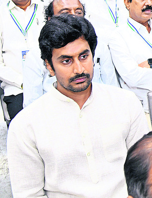 వైఎస్సార్‌సీపీ కీలక సమావేశంలో జిల్లా నేతలు 4