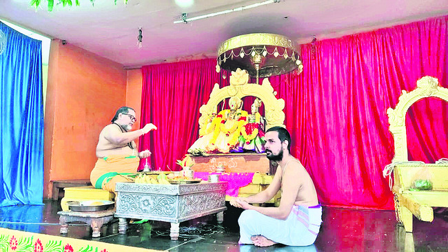 రామయ్యకు  ముత్తంగి అలంకరణ1