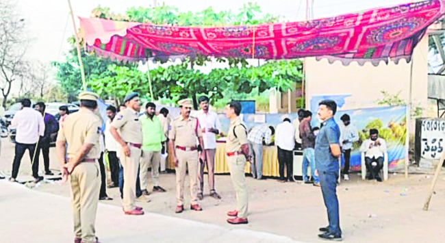 ఇన్‌చార్జి కమిషనర్‌గా సత్యనారాయణ రెడ్డి
1