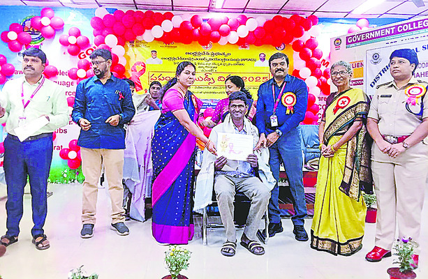 పీజీఆర్‌ఎస్‌కు 178 అర్జీలు 2