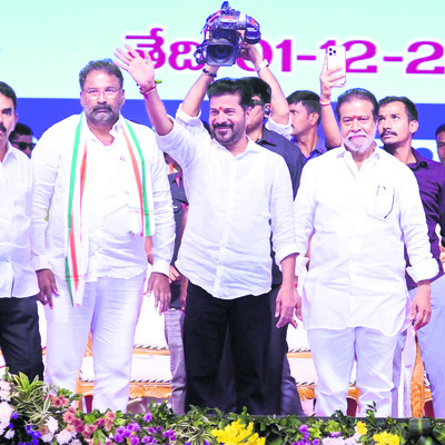 ఎన్ని నిధులైనా ఇస్తా.. 1