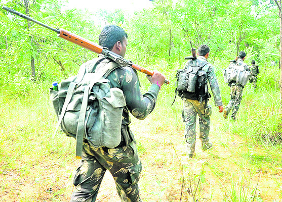  వారిది ఆరాటం.. వీరిది ఆపేయత్నం1