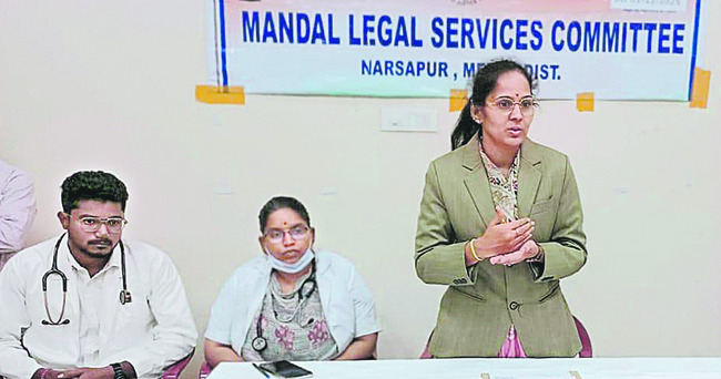 అప్రమత్తంగా ఉండాలి 
3