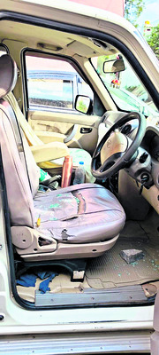 బొలెరో వాహనం బోల్తా .. వ్యక్తి మృతి  1