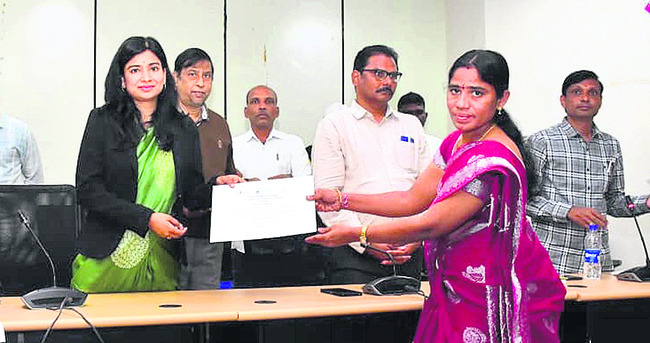 గ్రీవెన్స్‌ డేకు 27 ఫిర్యాదులు1