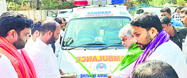 అంబులెన్స్‌ సేవలు ప్రారంభం 
2