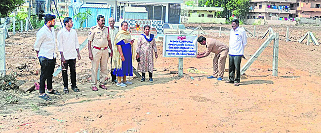 ఊరు మనదే... వేసెయ్‌ పాగా! 1