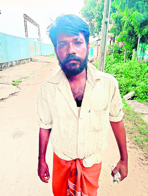 తీరంలో ముసురు..చలిగాలులు 
6