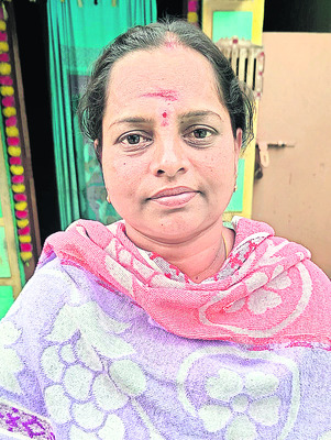 తీరంలో ముసురు..చలిగాలులు 
5