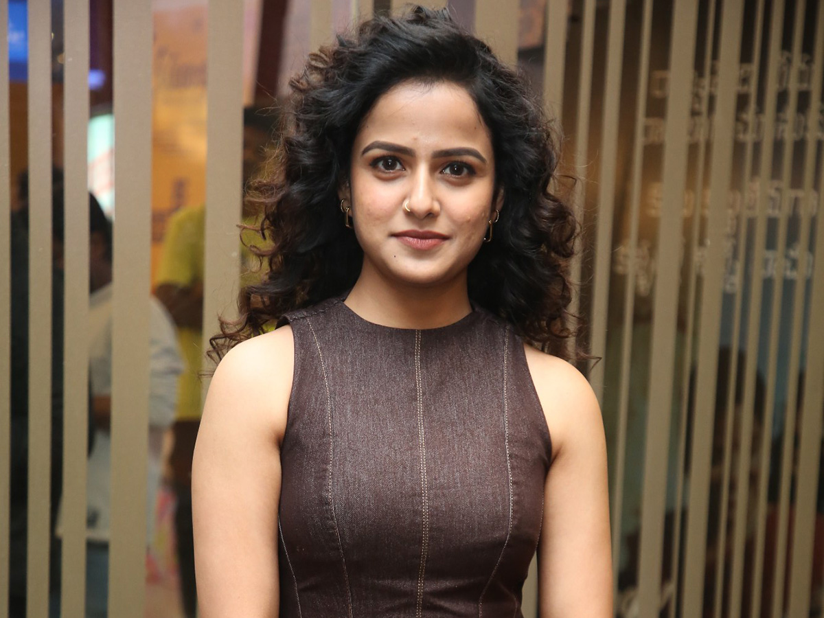 Anand Deverakonda Epic Movie First Look launch13