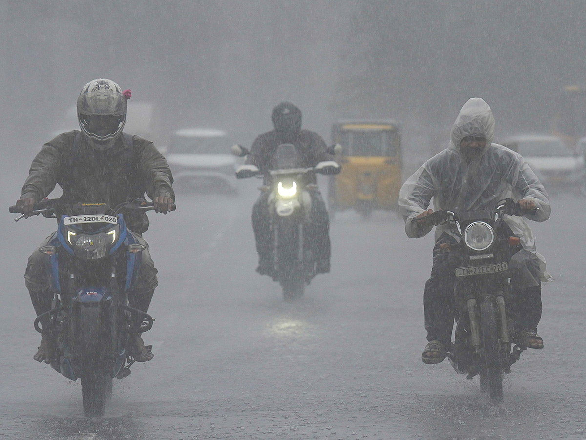 Cyclone Ditwah Affect: Heavy Rains in Tamil Nadu4