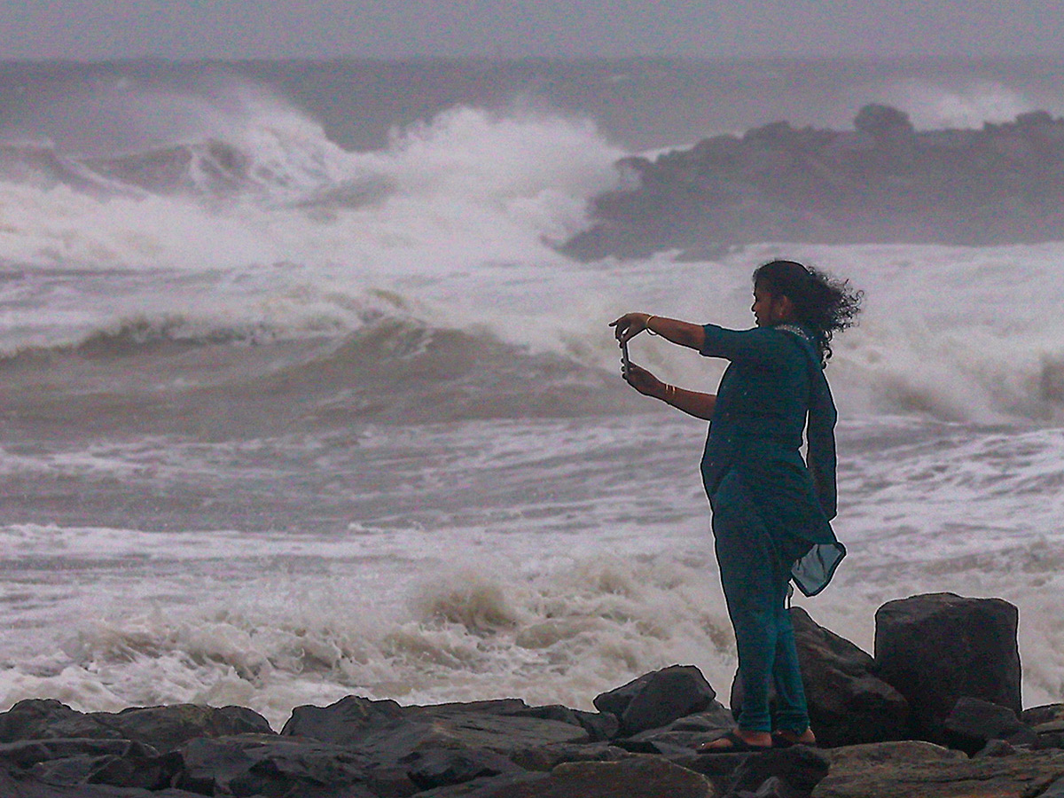 Cyclone Ditwah Affect: Heavy Rains in Tamil Nadu9