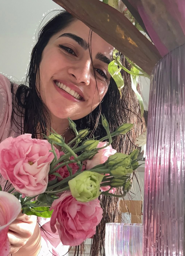 'Kantara' actress Rukmini Vasanth shared happy memories (photos)2