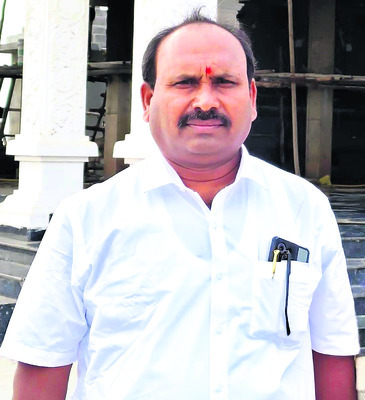 నాడు దేశ సేవలో..  నేడు ప్రజా సేవలో3