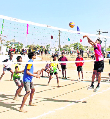 హోరాహోరీ
1