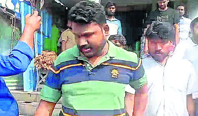 రైల్వేకోడూరులో అరెస్ట్‌ కలకలం 1