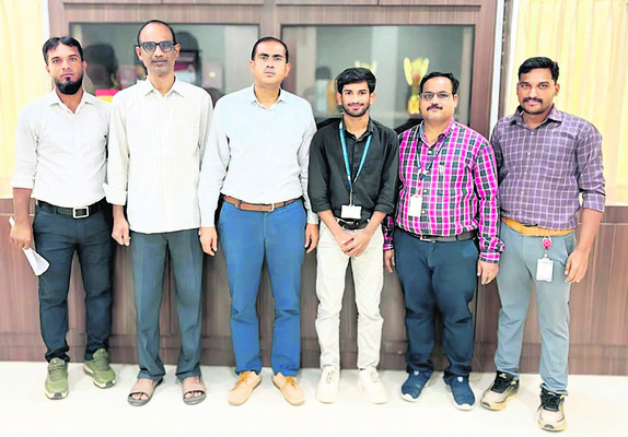 సౌత్‌జోన్‌ షటిల్‌ బ్యాడ్మింటన్‌ పోటీలకు ఎంపిక  2