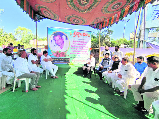 మోహన్‌రావు  కుటుంబానికి పరామర్శ1