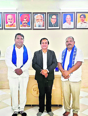 బీఎస్పీలోకి జెడ్పీ మాజీ అధ్యక్షుడు గంగాధర్‌ 1