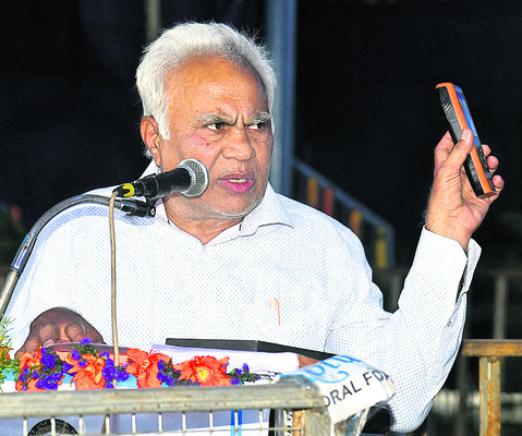 ప్రజారోగ్యాన్ని కాపాడాలి 
1