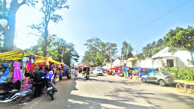 మన్యం సంతలు వెలవెల1