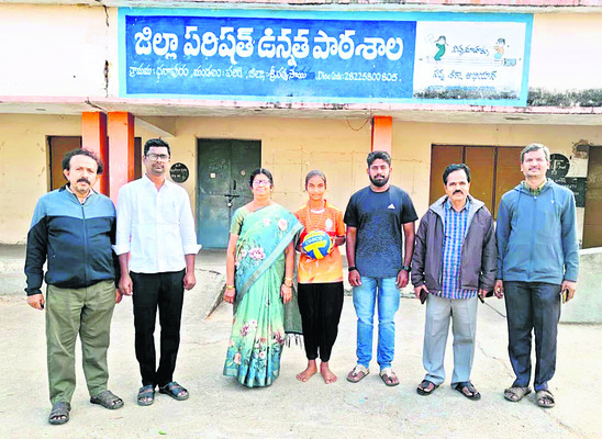 జాతీయ స్థాయి వాలీబాల్‌ పోటీలకు ఎంపిక 1