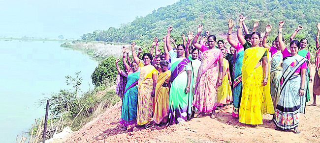 మనవాడైతే చాలు..3