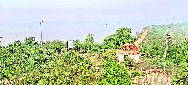 ● కొరవడిన పర్యవేక్షణ ● ప్రాజెక్ట్‌కు పొంచిఉన్న ముప్పు ●2