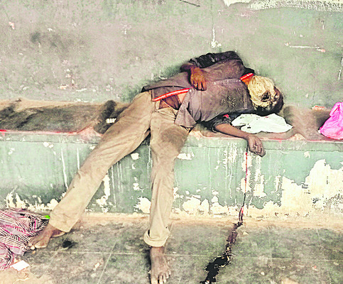 వేర్వేరు చోట్ల గుర్తు తెలియని రెండు మృతదేహాలు లభ్యం 1