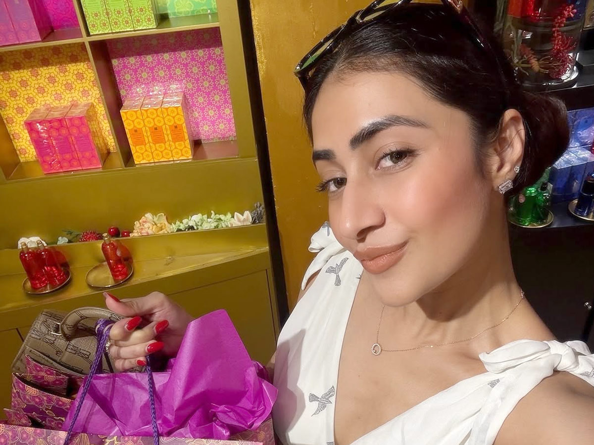  Dhanashree Verma Recently enjoyed a vacation in Sri Lanka, sharing stunning photos and videos of Her trip Photos18