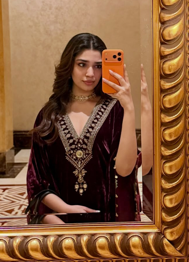 Krithi Shetty in a colorful saree The beauty shared photos for her fans.17