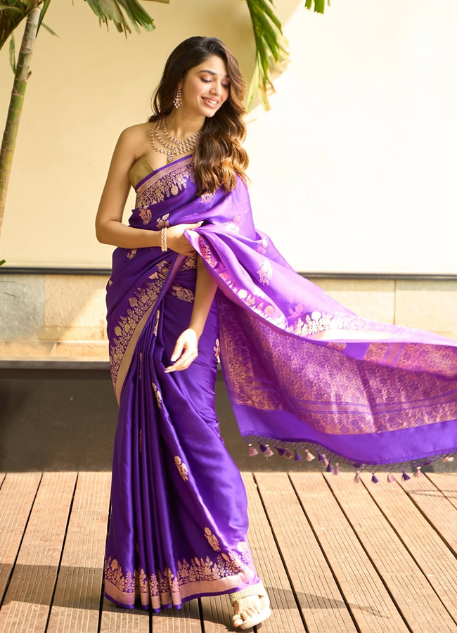 Krithi Shetty in a colorful saree The beauty shared photos for her fans.3