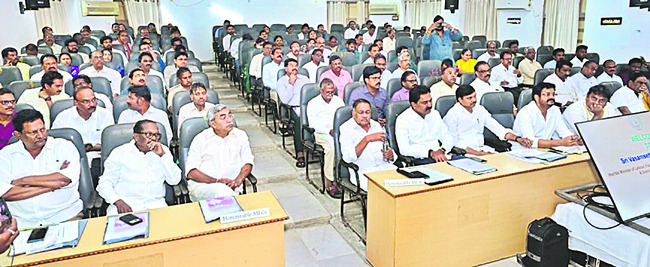 ఆత్మస్తుతి.. పరనింద!1