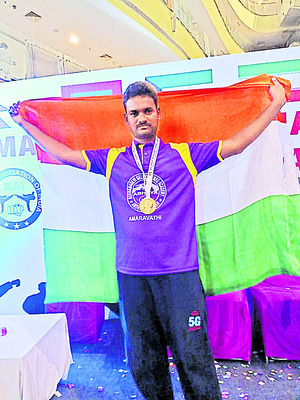 క్రీడల్లో అఖిల్‌ జిగేల్‌ 1