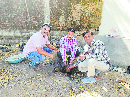 దరఖాస్తుల ఆహ్వానం1