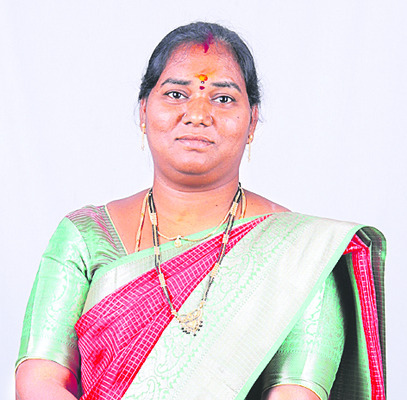 చదువులో రాణించి.. పాలనకు ఏతెంచి 1