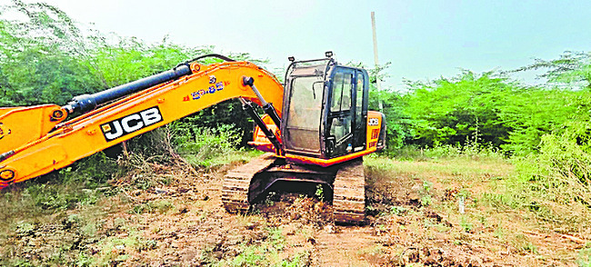 మట్టి మాఫియాకు ‘హైవే’ 1