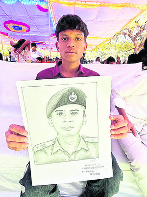 చూస్తారు.. క్షణాల్లో గీస్తారు!2