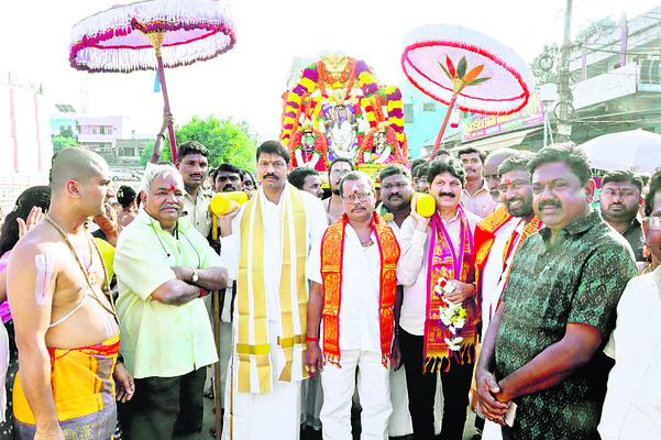 మత్స్యావతార రూపుడై..1