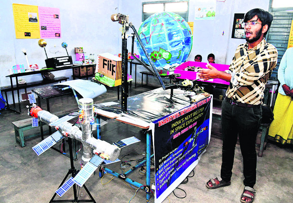 ఆకట్టుకున్న సైన్స్‌ఫేర్‌1