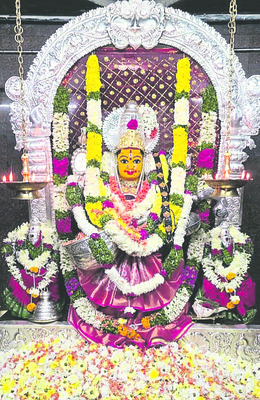 విద్యాధరికి లక్ష పుష్పార్చన3