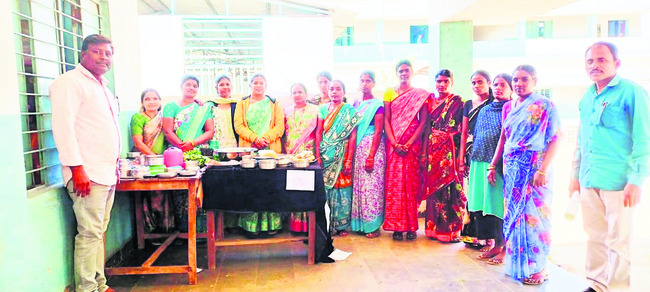 చదువుతోనే బంగారు భవిష్యత్తు 1