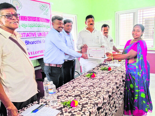 రిమ్స్‌ మార్చురీలో  వ్యక్తి మృతదేహం1