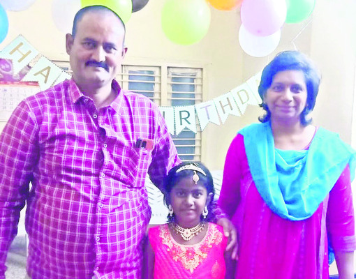 మా హైస్కూల్‌ బాగు చేశారు 
1